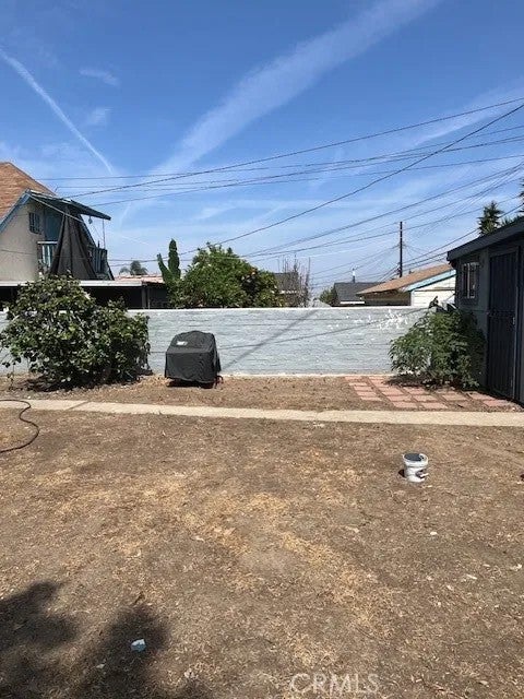 2121 W 70th