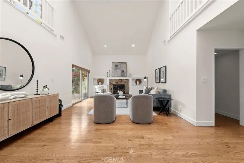 640 Island View