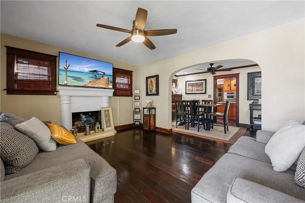 Photo of 526 W 11th St, Corona, CA 92882 (MLS # PW25244897)