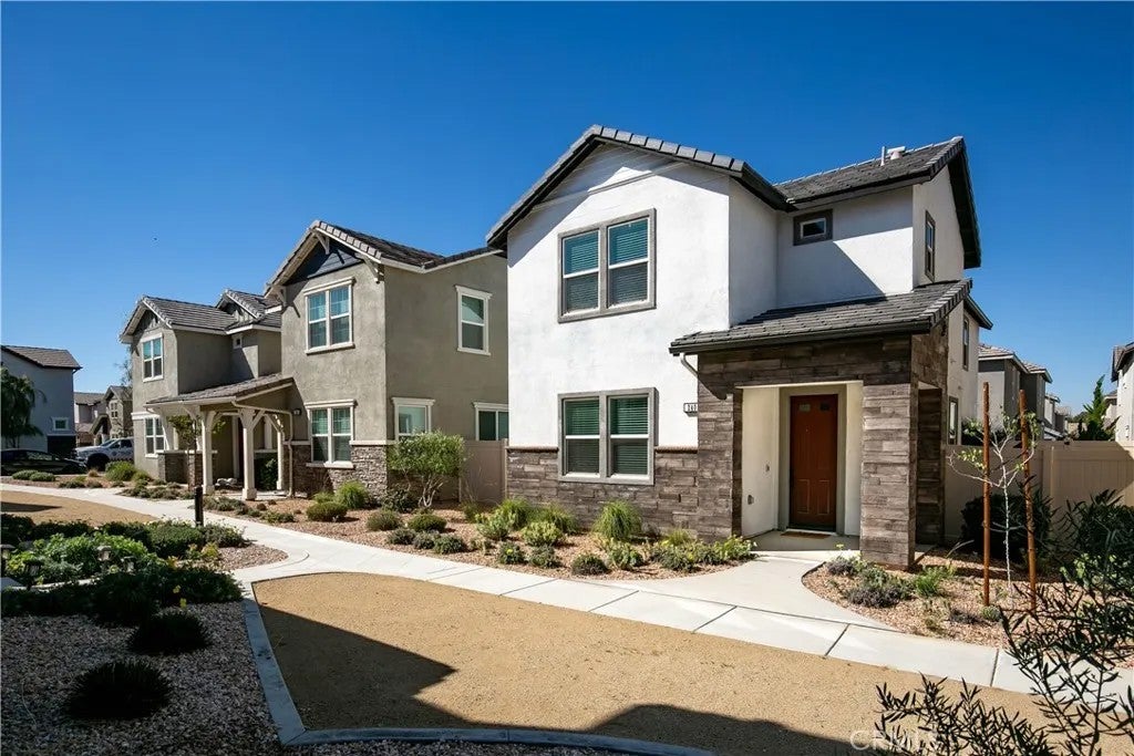 Photo of 240 Natural Bridge, Palmdale, CA 93551 (MLS # SR26068005)