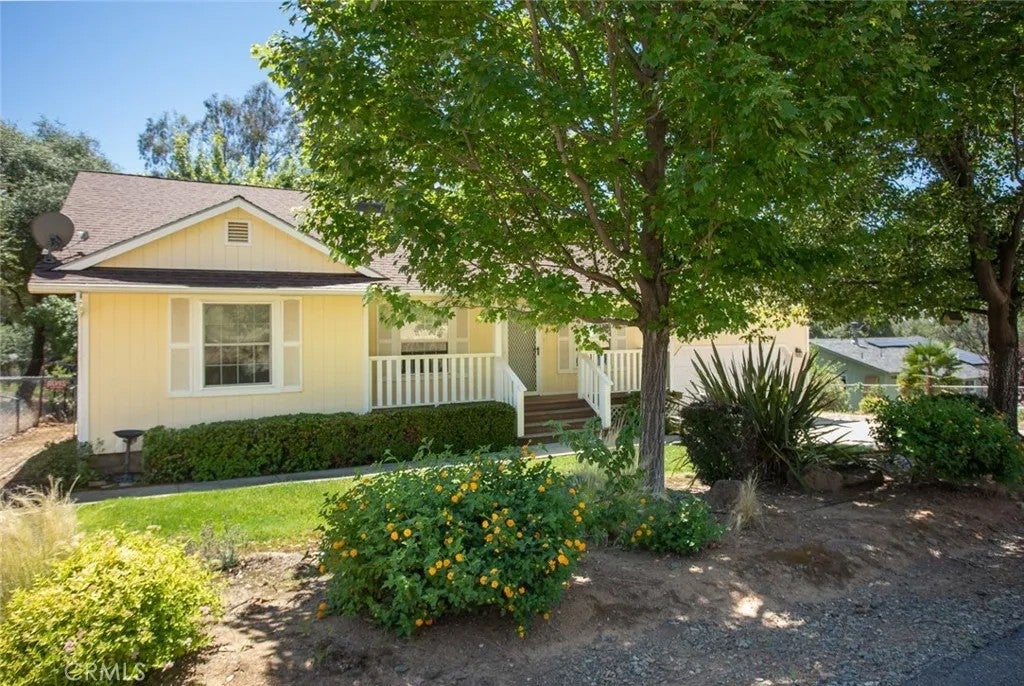 30 Bessie Ln.