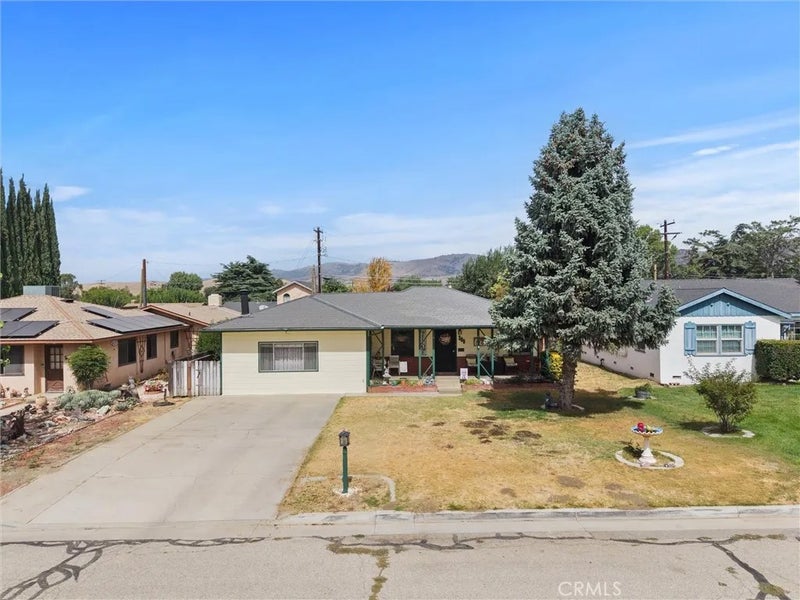 209 W B Street