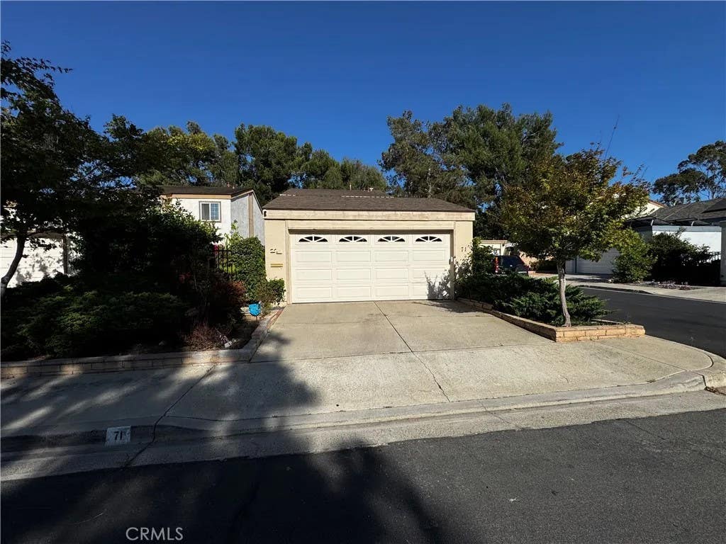 Photo of 71 Willow Tree LN, Irvine, CA 92612 (MLS # OC26150420)