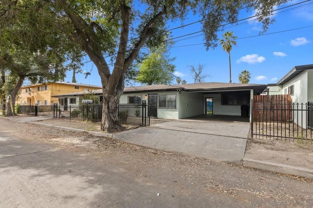 Photo of 179 E 16Th St, San Bernardino, CA 92404 (MLS # 260002290)