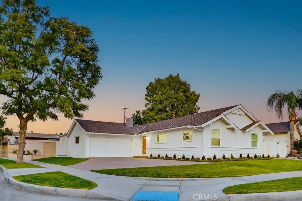 Photo of 15103 Valeda Dr, La Mirada, CA 90638 (MLS # SR26013599)