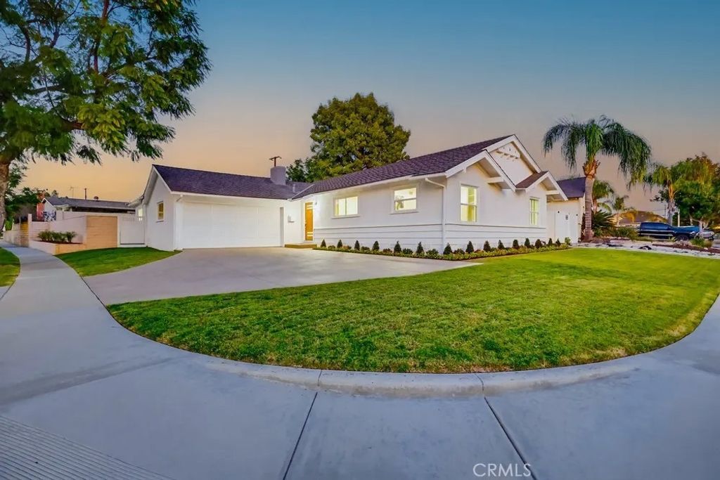 Photo of 15103 Valeda Dr, La Mirada, CA 90638 (MLS # SR26013599)