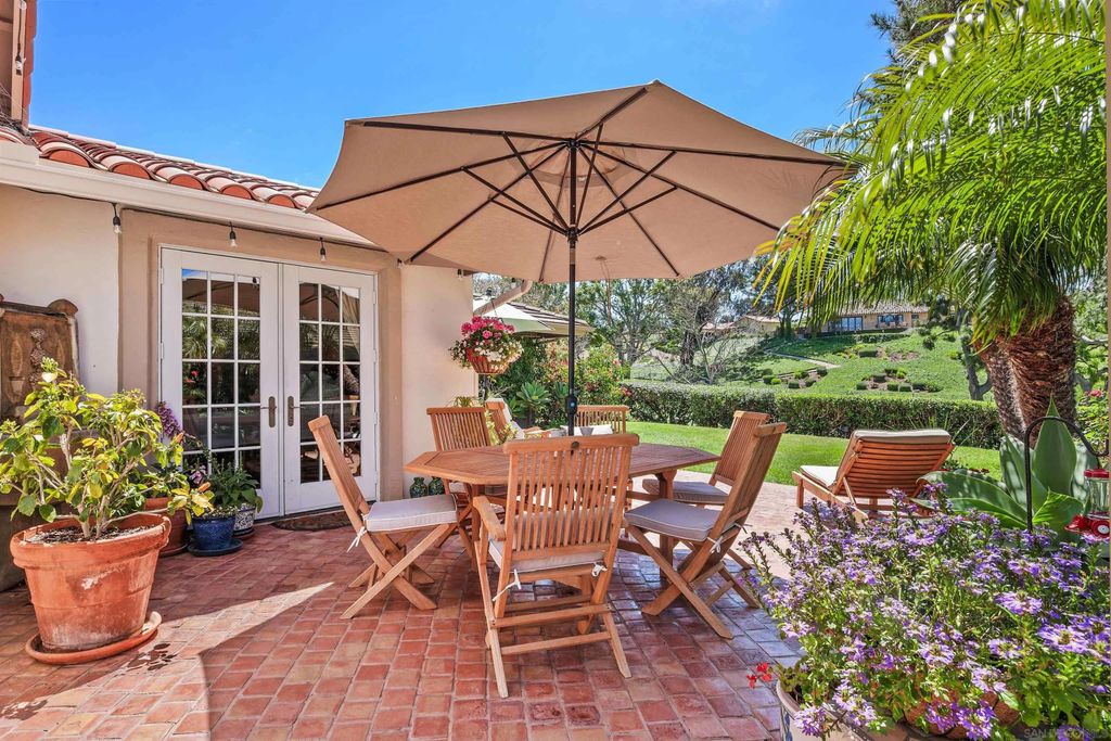 Photo of 131 Morelia Ct, Solana Beach, CA 92075 (MLS # 250037856)