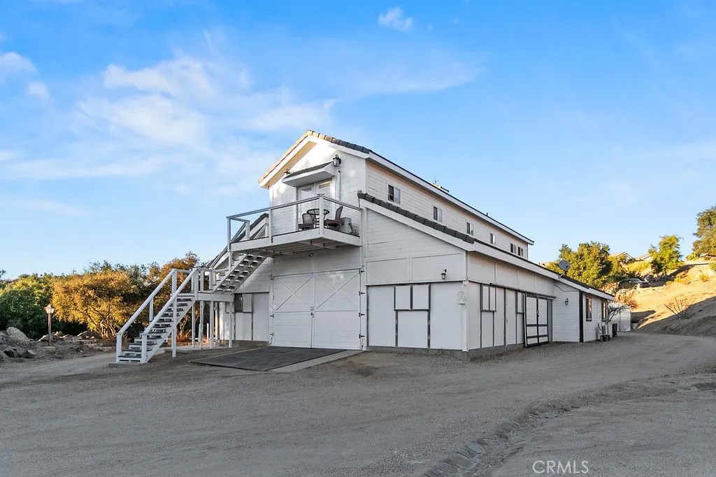 40075 Avenida La Cresta
