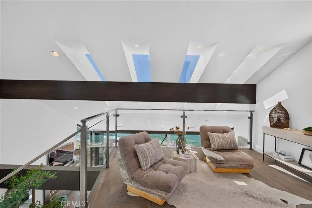 33 Bay Drive