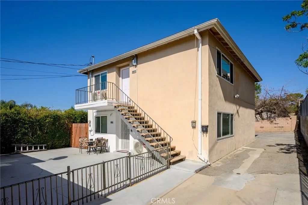 Photo of 7231 Apperson St, Tujunga, CA 91042 (MLS # SR26071056)