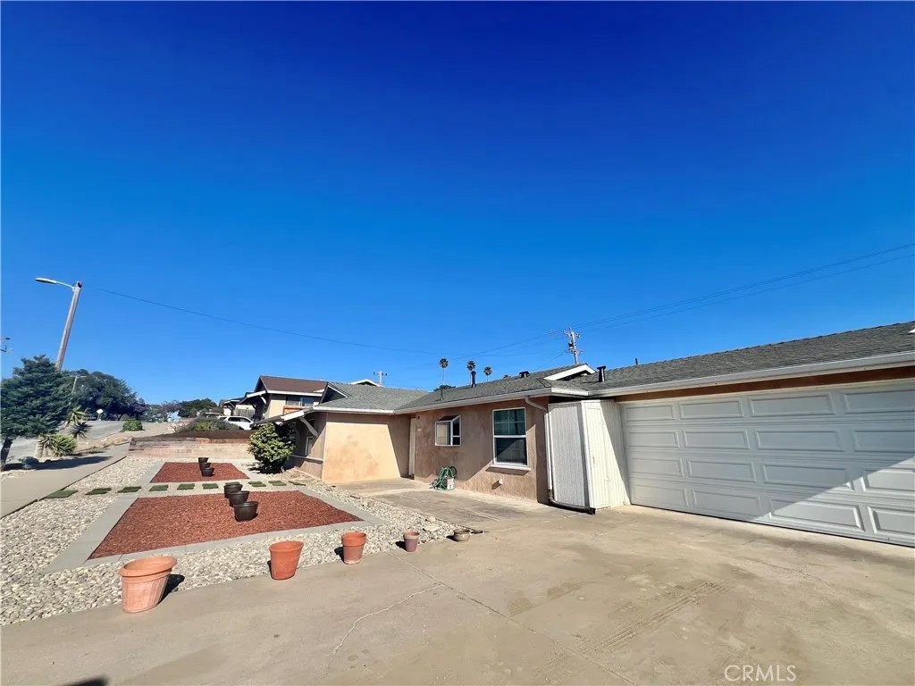 1176 Bauer Avenue