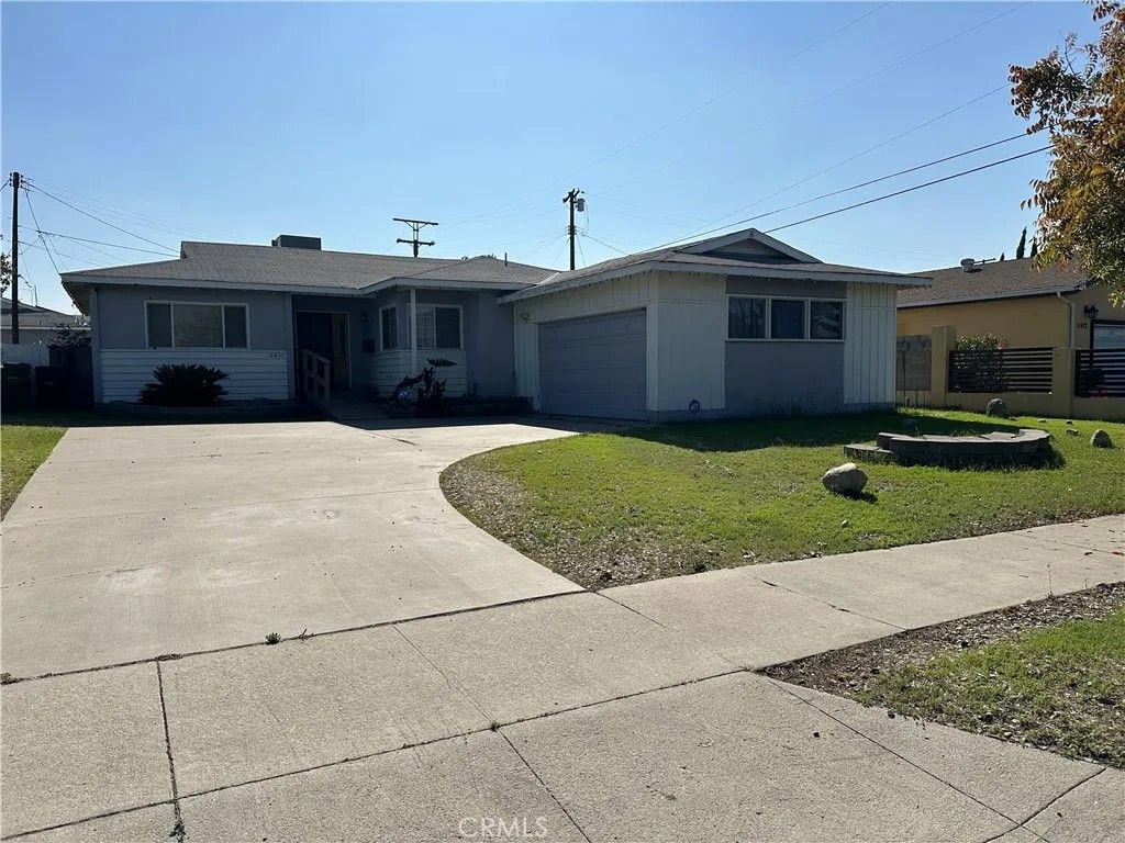 Photo of 12410 Jerome, Sun Valley, CA 91352 (MLS # AR25253441)