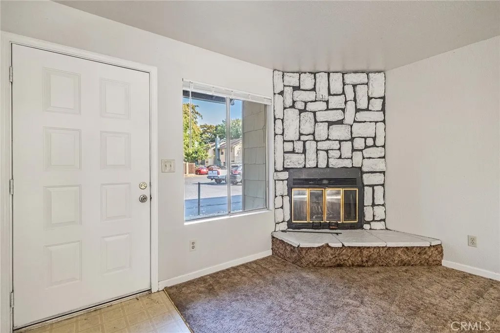 811 W 2nd