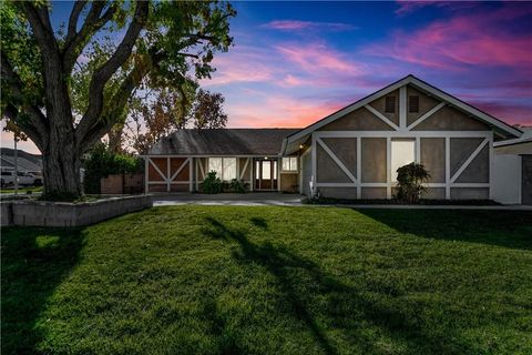 Tiny photo for 27967 Urbandale Ave, Saugus, CA 91350 (MLS # SR25273116)