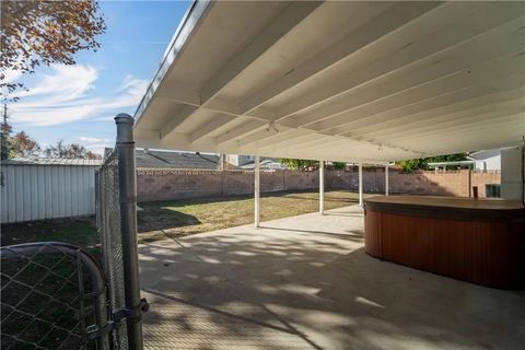 Tiny photo for 27967 Urbandale Ave, Saugus, CA 91350 (MLS # SR25273116)