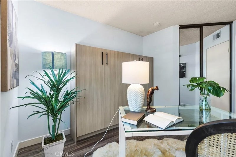 6604 Clybourn 29