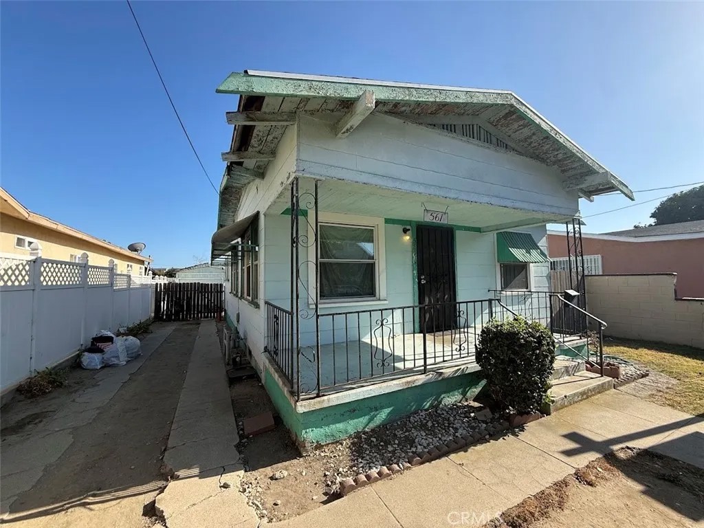 561 W 3rd Street