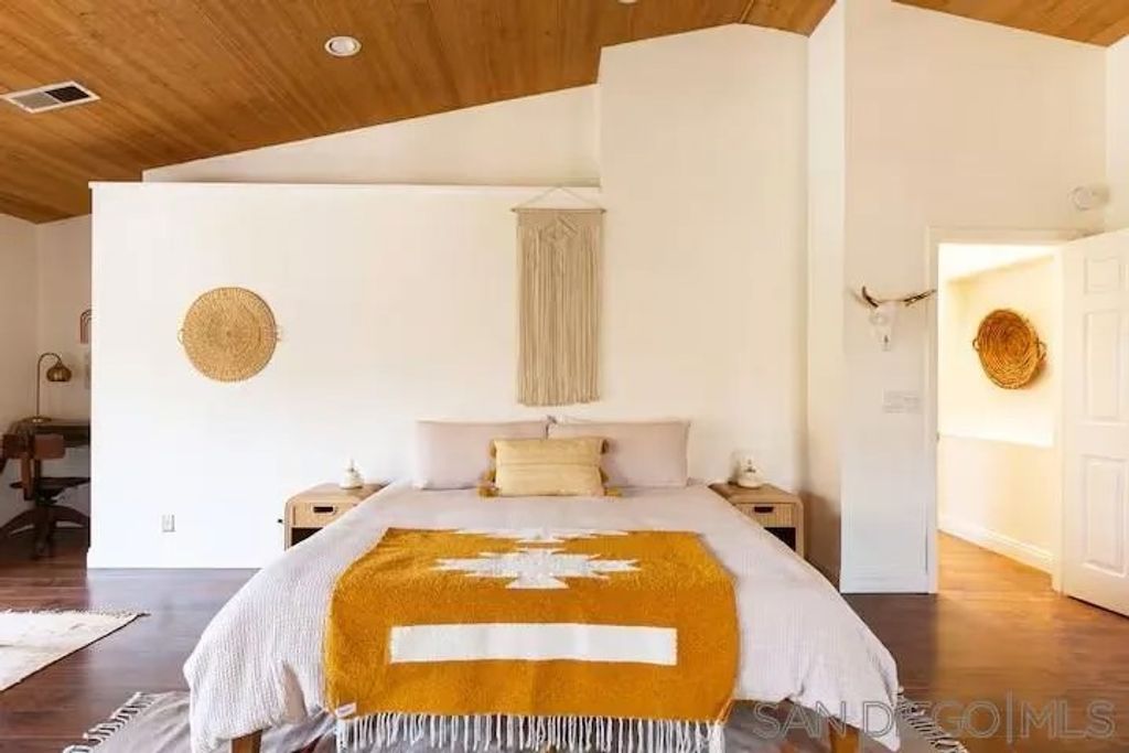 Photo of 837 4th Street, Encinitas, CA 92024 (MLS # 250043054)