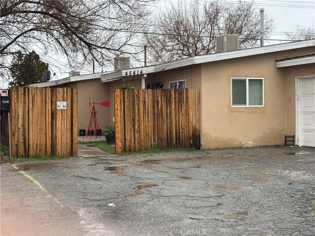 Photo of 45414 Corkwood Avenue, Lancaster, CA 93534 (MLS # SR25280833)