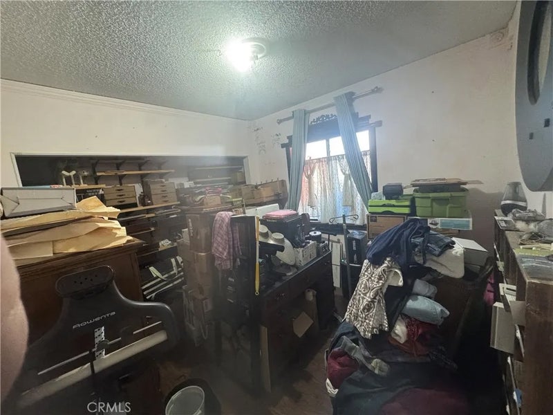 1519 W 69th