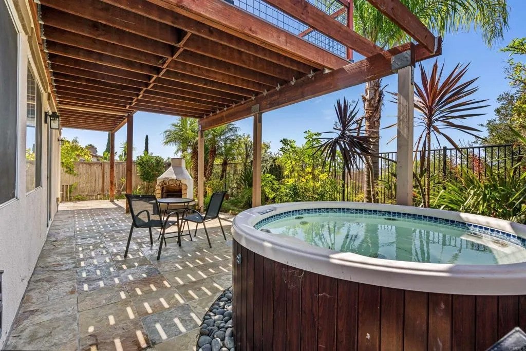 5276 Willow Walk