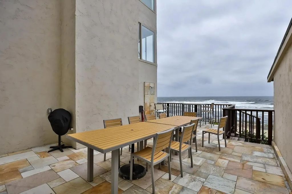 Photo of 220 Coast Blvd #2M, La Jolla, CA 92037 (MLS # 260010694)