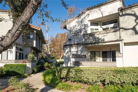 Photo of 12 Willowcrest Ln, Pomona, CA 91766 (MLS # CV25275362)