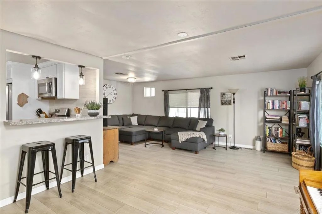 4660 N River 150