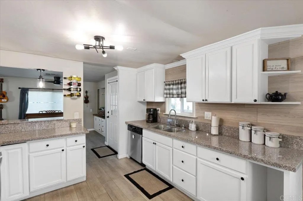 4660 N River 150