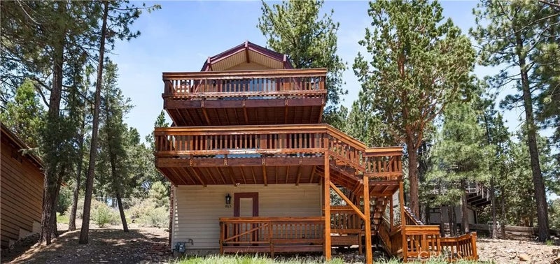 865 Bear Mountain