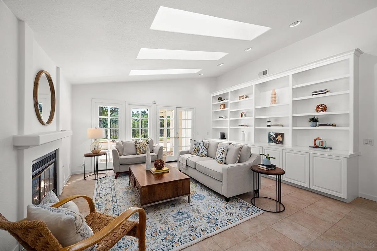 4045 CAMINITO CASSIS