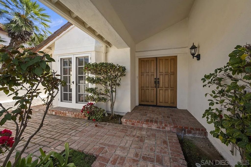 Photo of 4045 Caminito Cassis, San Diego, CA 92122 (MLS # 260006440)