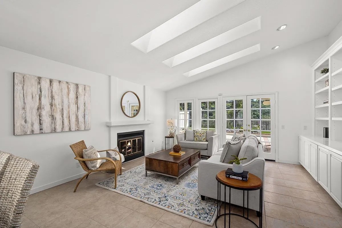 4045 CAMINITO CASSIS