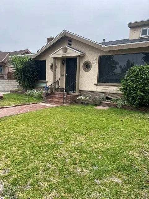 1326 W 98th