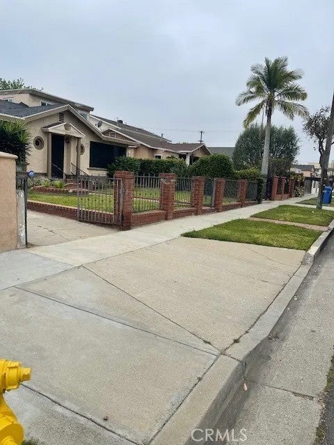 1326 W 98th