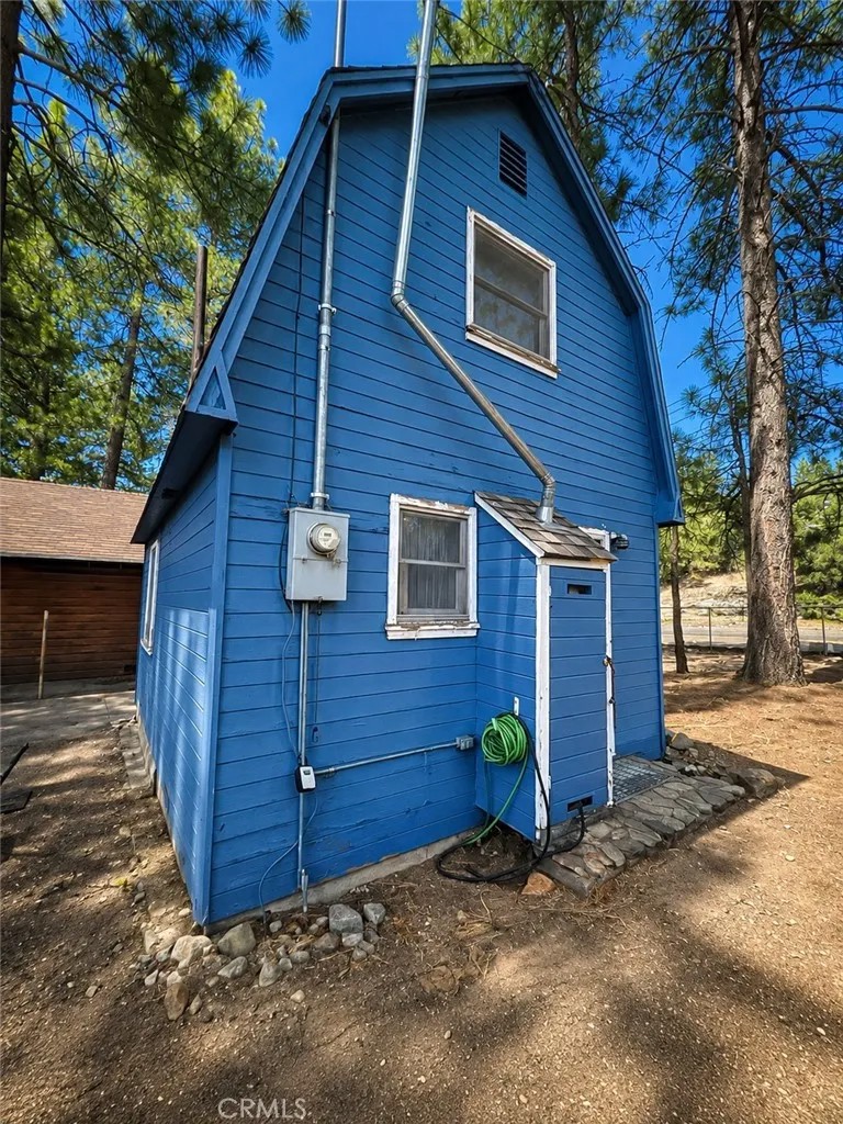 909 E Big Bear