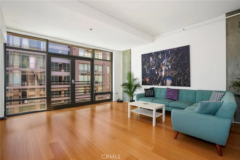 1111 S Grand Avenue 1102