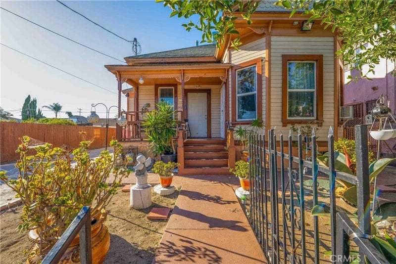 1460 W 23rd Street