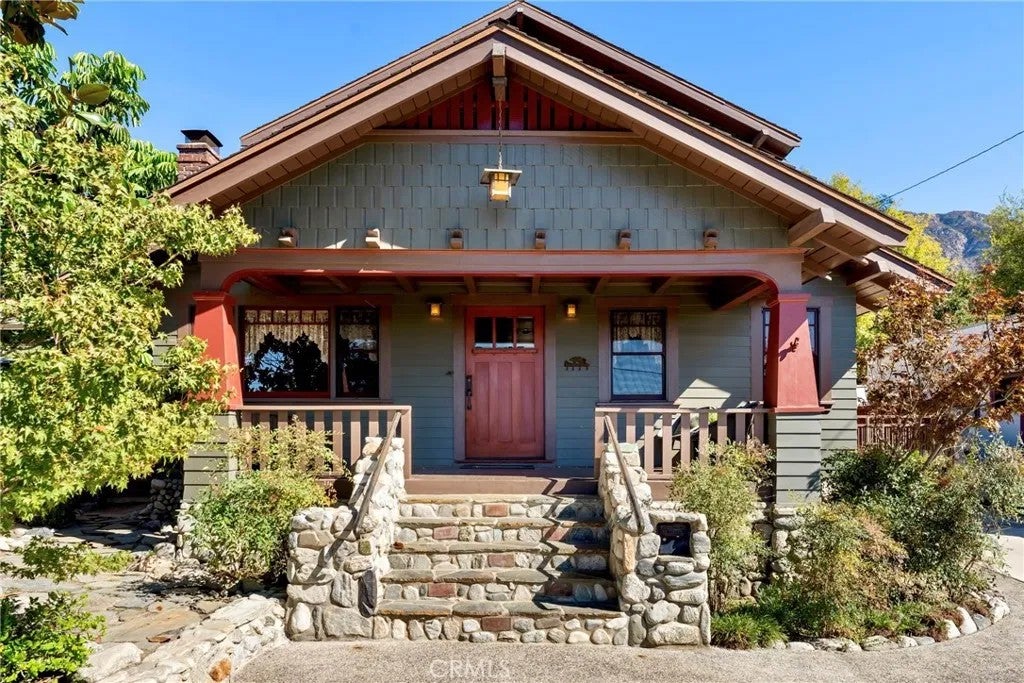 109 E Grandview