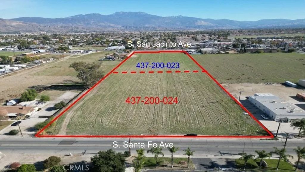 Photo of 1231 S Santa Fe Ave, San Jacinto, CA 92583 (MLS # TR25217132)