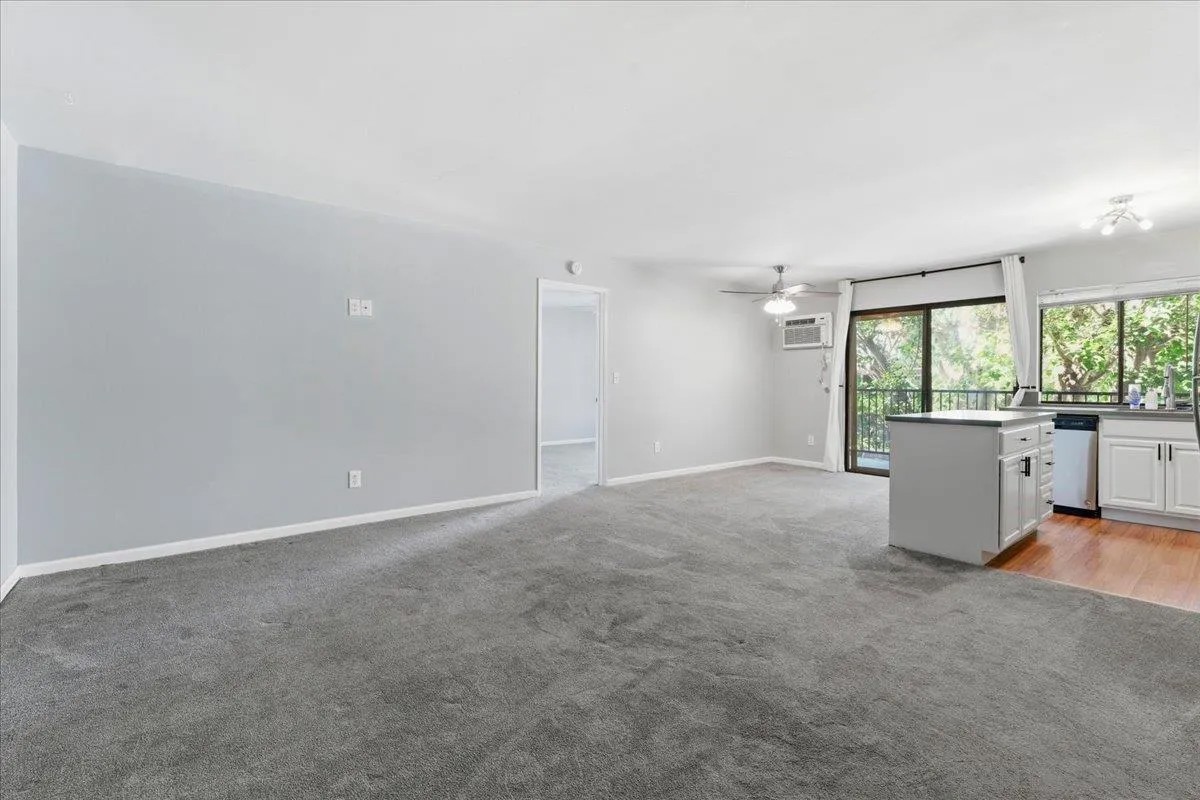 7855 Cowles Mountain Ct. A15