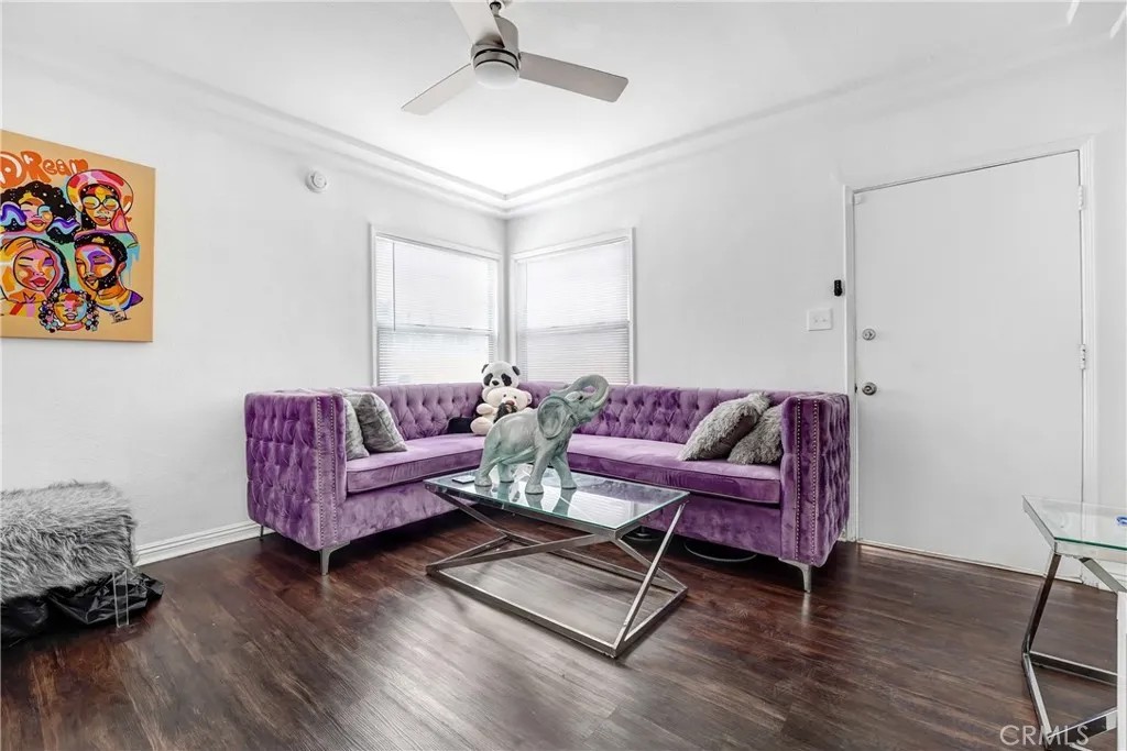 2227 E 112th