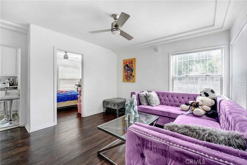 2227 E 112th