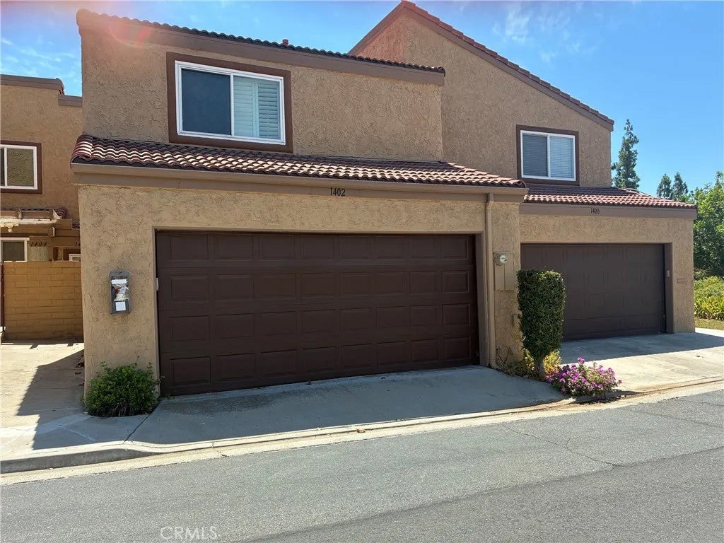 1402 Vista Grande