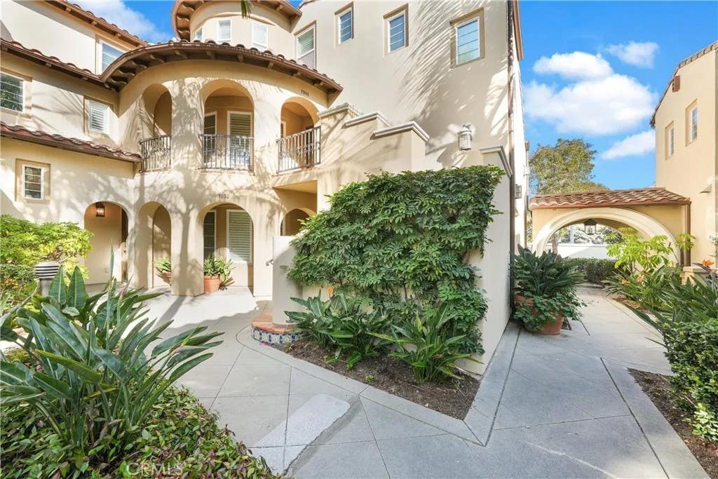 Photo of 7988 Aldea Cir, Huntington Beach, CA 92648 (MLS # OC26174577)