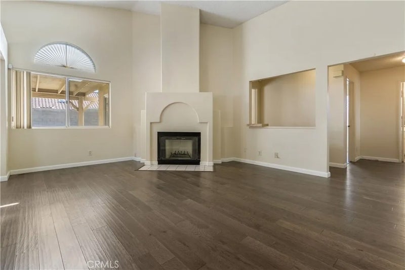 1800 Sierra View