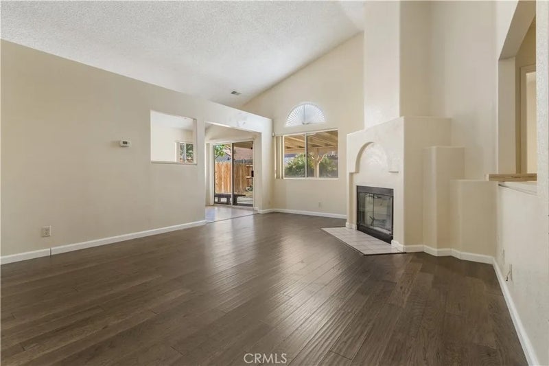 1800 Sierra View