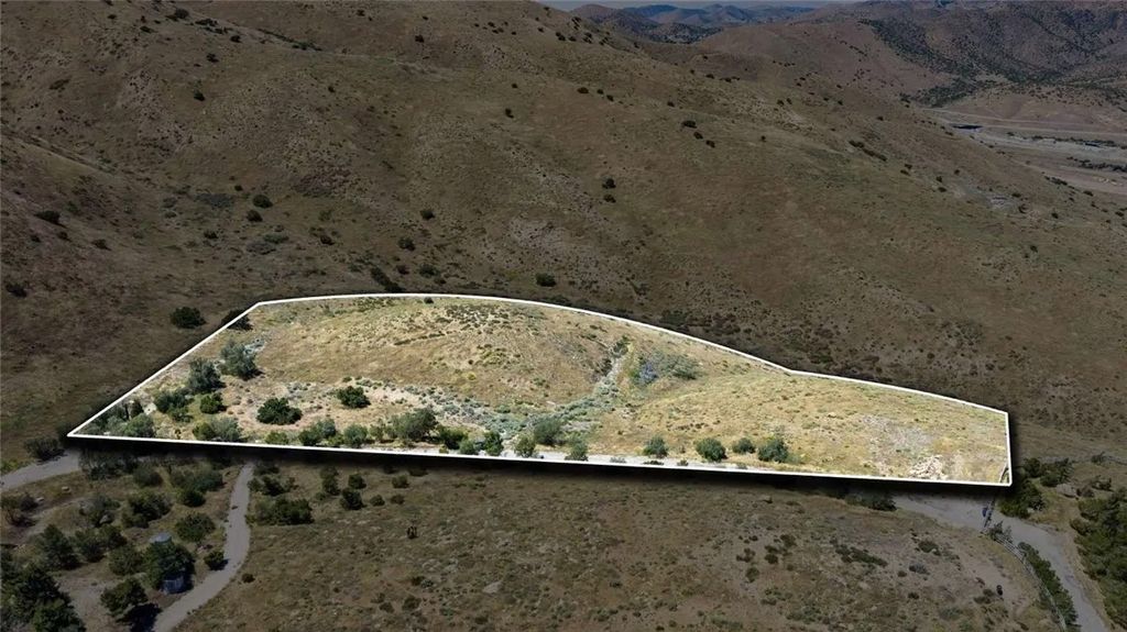 Photo of 17 Carrollton, Palmdale, CA 93550 (MLS # FR26089613)