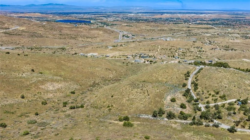 Photo of 17 Carrollton, Palmdale, CA 93550 (MLS # FR26089613)