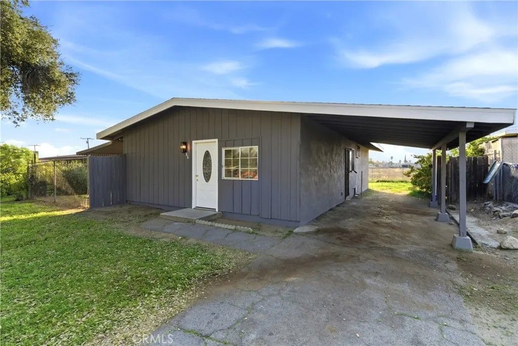 Photo of 286 N Macy St, San Bernardino, CA 92410 (MLS # WS26028639)